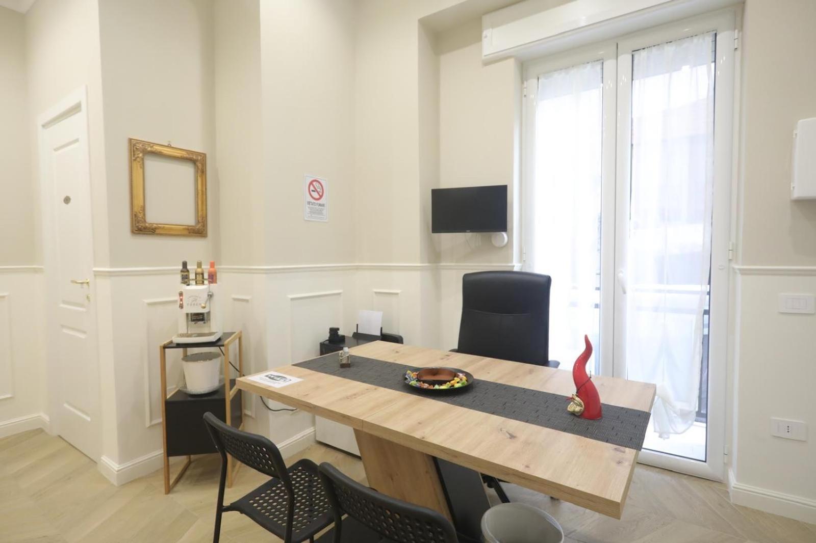 Affittacamere Vico Croce Suite, Spaccanapoli *