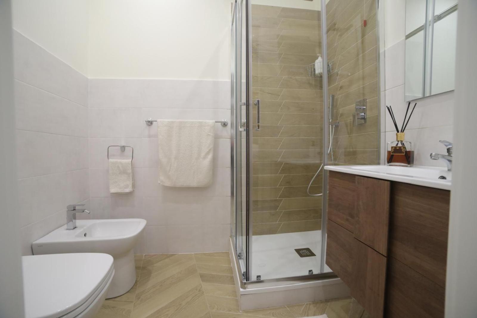 Affittacamere Vico Croce Suite, Spaccanapoli Napoli